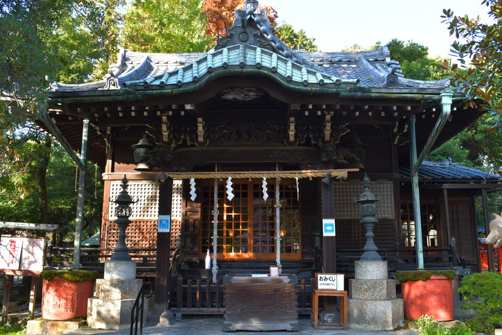 三囲神社拝殿